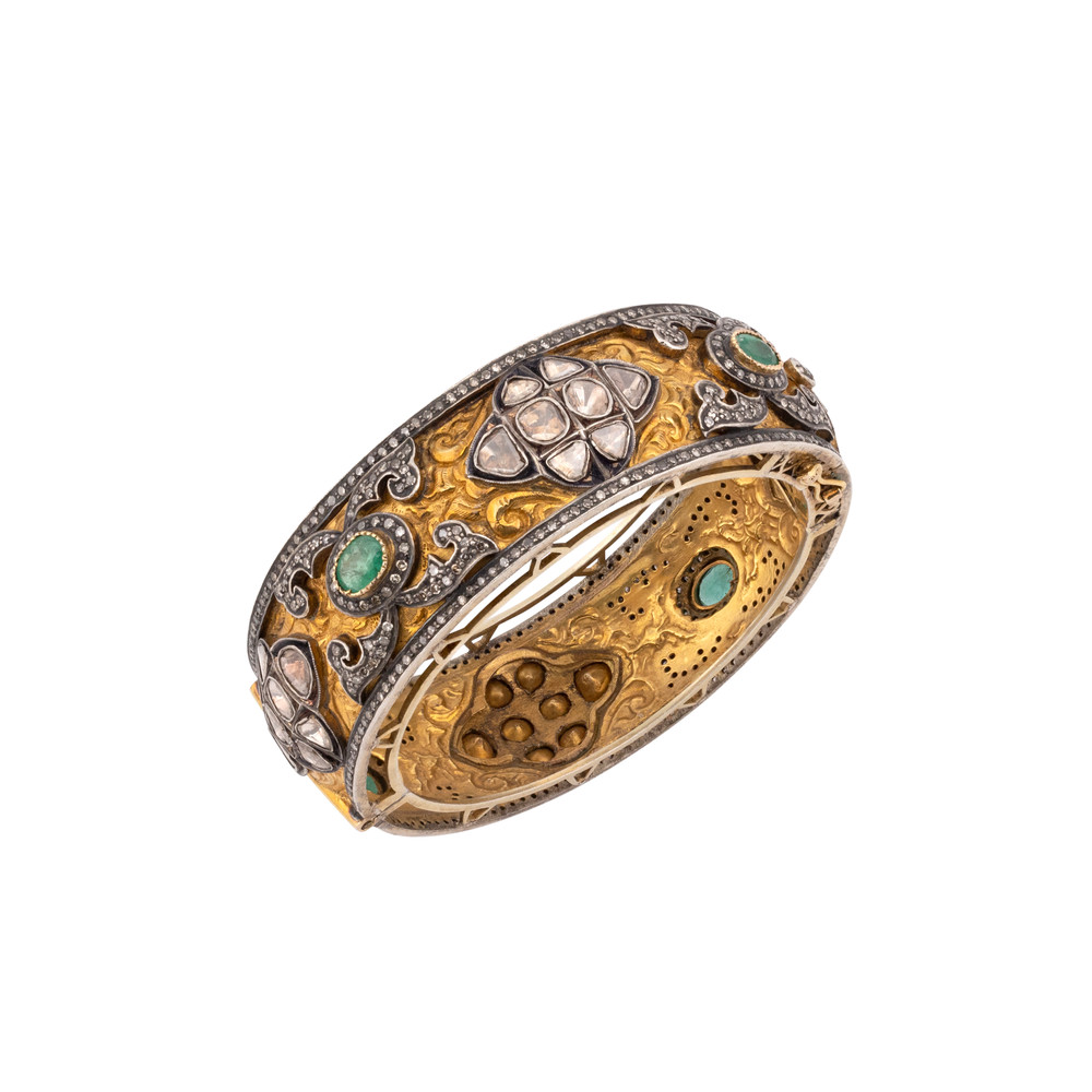 Antique Gold Engraved Bangle with Emeralds and Polkis